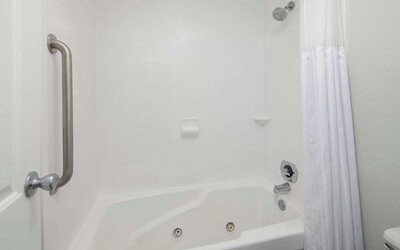 La Quinta Inn & Suites by Wyndham Atlanta Airport South