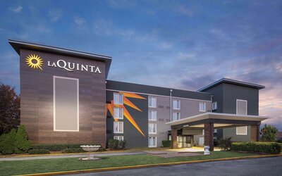 La Quinta Inn & Suites by Wyndham Atlanta Airport South