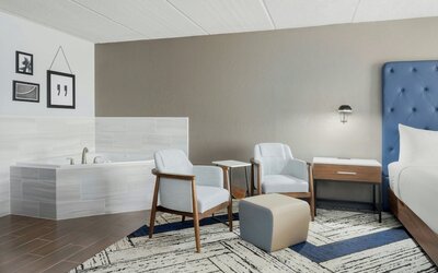 Suite, 1 King Bed, City View
