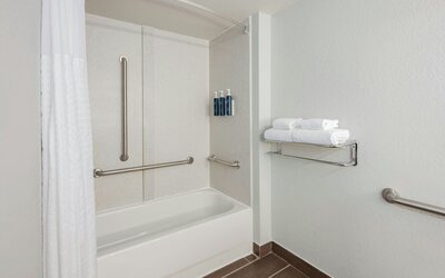 Standard Room, 1 King Bed