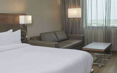 AC Hotel by Marriott Atlanta Airport Gateway