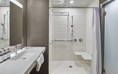 AC Hotel by Marriott Atlanta Airport Gateway