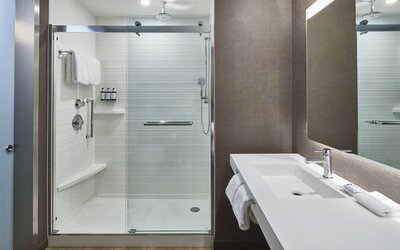 AC Hotel by Marriott Atlanta Airport Gateway