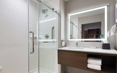 Holiday Inn Nashville Airport by IHG