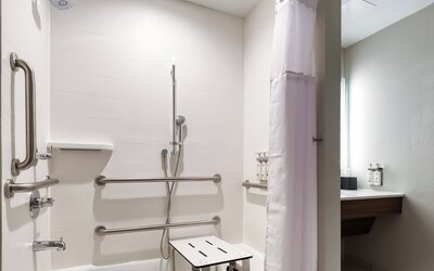Holiday Inn Nashville Airport by IHG