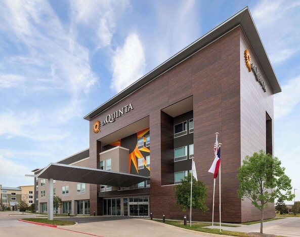 La Quinta Inn & Suites by Wyndham Austin Parmer/Tech Ridge