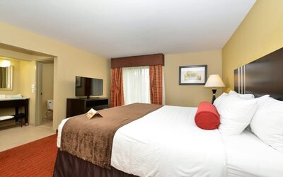 Quality Suites Nashville Airport