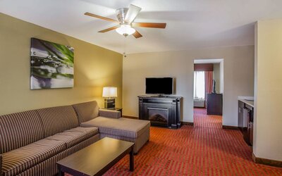 Quality Suites Nashville Airport