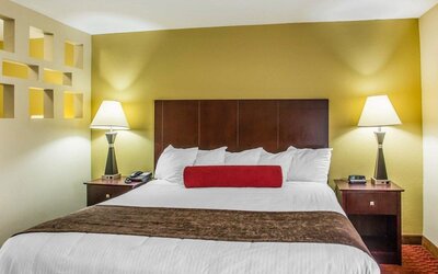 Quality Suites Nashville Airport