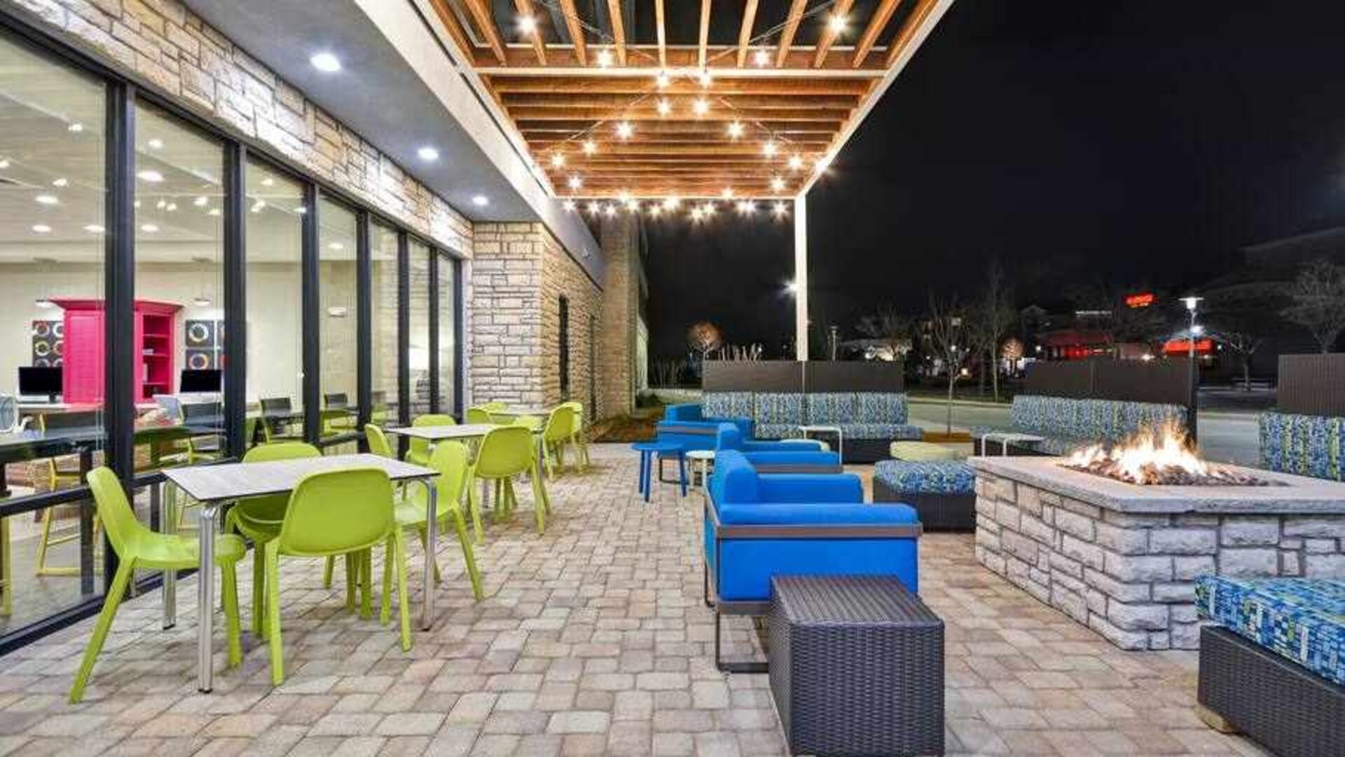 Beautiful outdoor terrace, perfect as workspace at the Home2 Suites by Hilton Fairview/Allen.