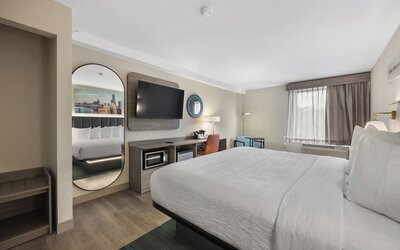 La Quinta Inn & Suites by Wyndham Nashville Airport/Opryland