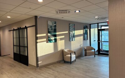 La Quinta Inn & Suites by Wyndham Nashville Airport/Opryland