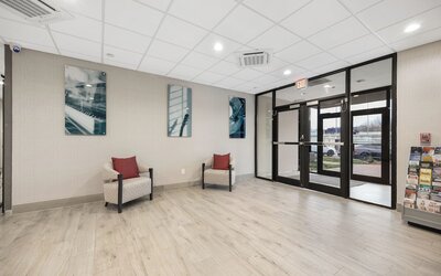 La Quinta Inn & Suites by Wyndham Nashville Airport/Opryland