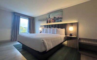 La Quinta Inn & Suites by Wyndham Nashville Airport/Opryland