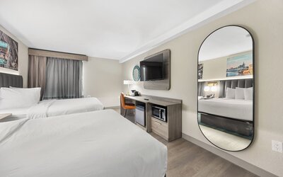 La Quinta Inn & Suites by Wyndham Nashville Airport/Opryland