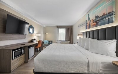 La Quinta Inn & Suites by Wyndham Nashville Airport/Opryland