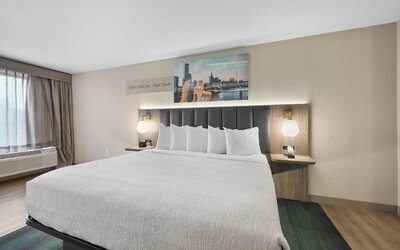 La Quinta Inn & Suites by Wyndham Nashville Airport/Opryland
