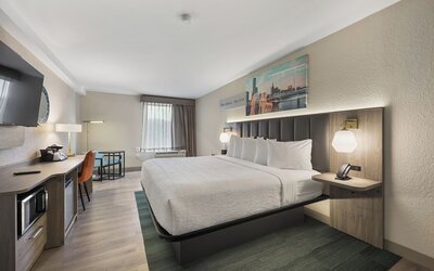 La Quinta Inn & Suites by Wyndham Nashville Airport/Opryland