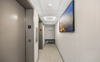 La Quinta Inn & Suites by Wyndham Nashville Airport/Opryland