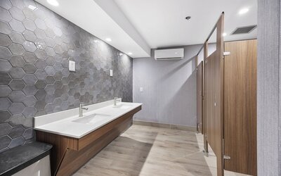 La Quinta Inn & Suites by Wyndham Nashville Airport/Opryland