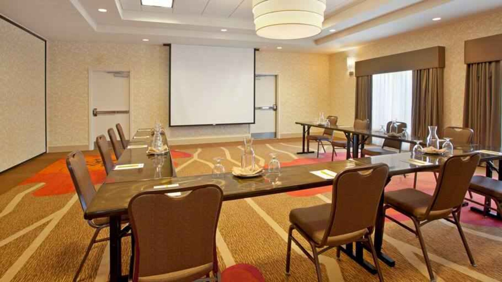 Meeting room suitable for any business appointment at the Hilton Garden Inn Fort Collins.