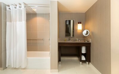 DoubleTree Suites by Hilton Nashville Airport