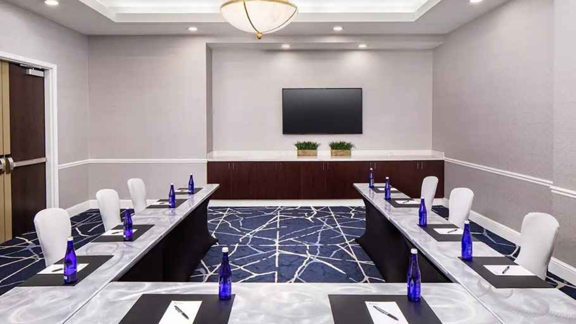 Professional, fully equipped meeting and conference room at Hilton Garden Inn Washington DC Downtown.