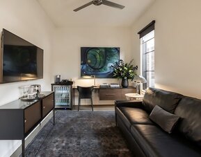 The 121 Hotel