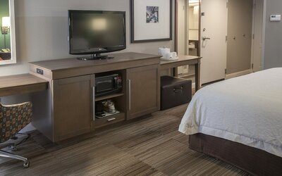 Hampton Inn New Orleans-St. Charles Ave./Garden District