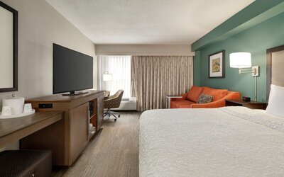Hampton Inn New Orleans-St. Charles Ave./Garden District