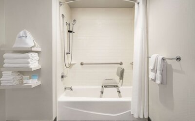 Hampton Inn New Orleans-St. Charles Ave./Garden District