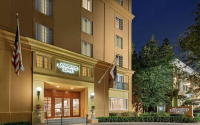 Hampton Inn New Orleans-St. Charles Ave./Garden District