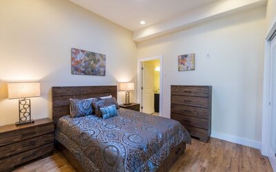 Merchant Lofts Comfy Condos – Walk Everywhere