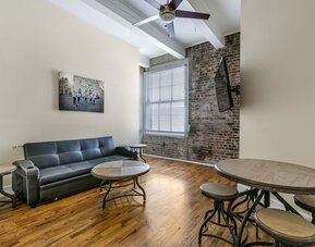 Merchant Lofts Comfy Condos – Walk Everywhere
