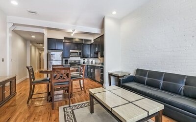 Merchant Lofts Comfy Condos – Walk Everywhere