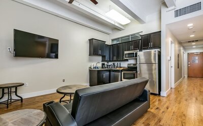 Merchant Lofts Comfy Condos – Walk Everywhere