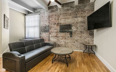 Merchant Lofts Comfy Condos – Walk Everywhere