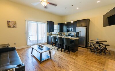 Merchant Lofts Comfy Condos – Walk Everywhere