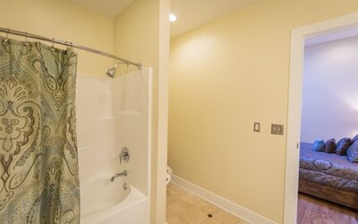 Merchant Lofts Comfy Condos – Walk Everywhere