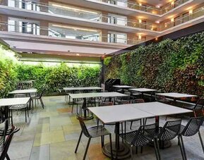 Embassy Suites By Hilton Chicago Magnificent Mile