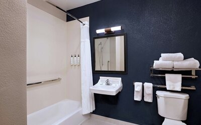 Fairfield Inn & Suites by Marriott Austin-University Area