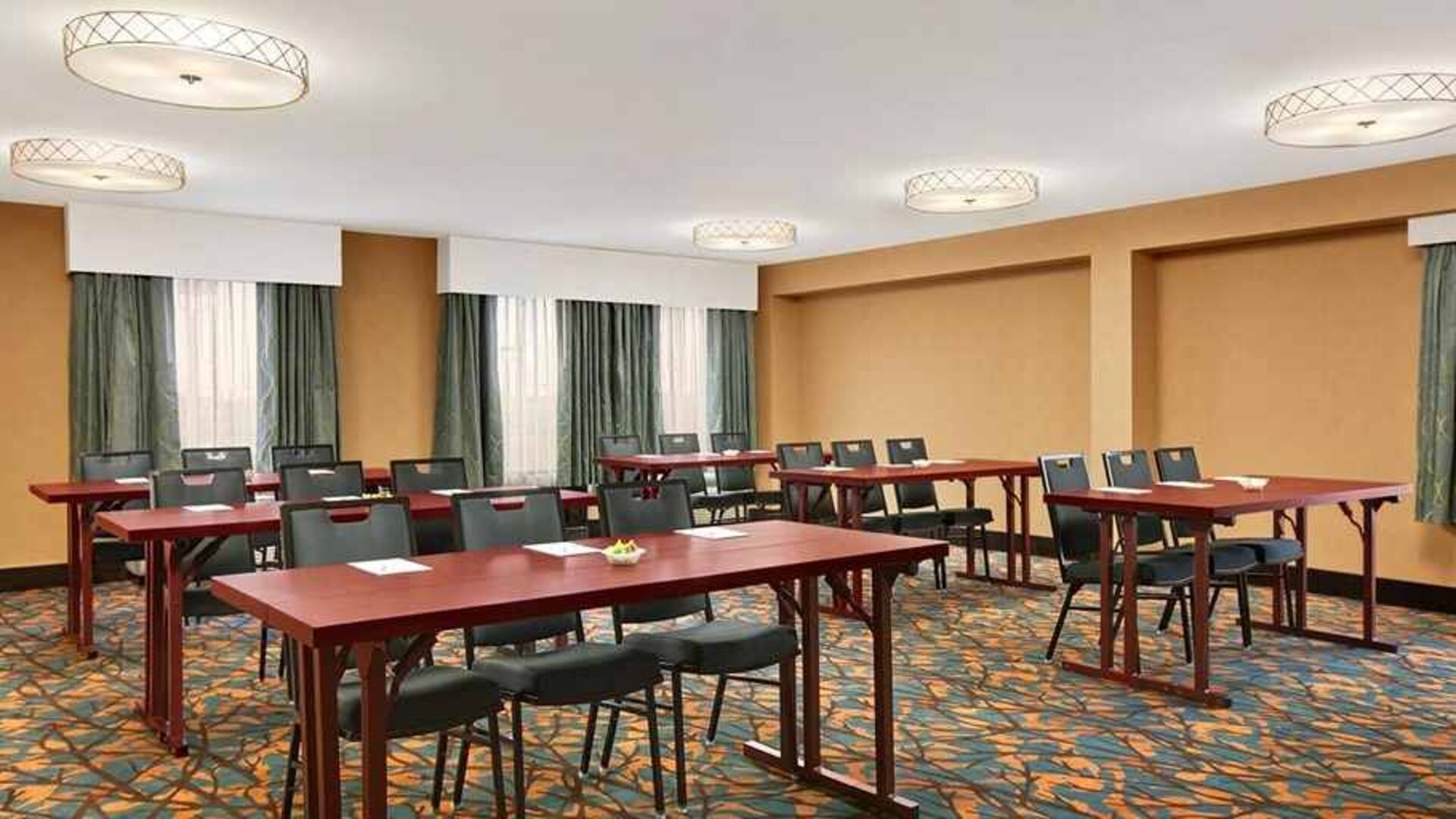 Professional and well-equipped conference room at Hampton Inn Chicago-Midway Airport.