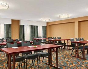 Professional and well-equipped conference room at Hampton Inn Chicago-Midway Airport.
