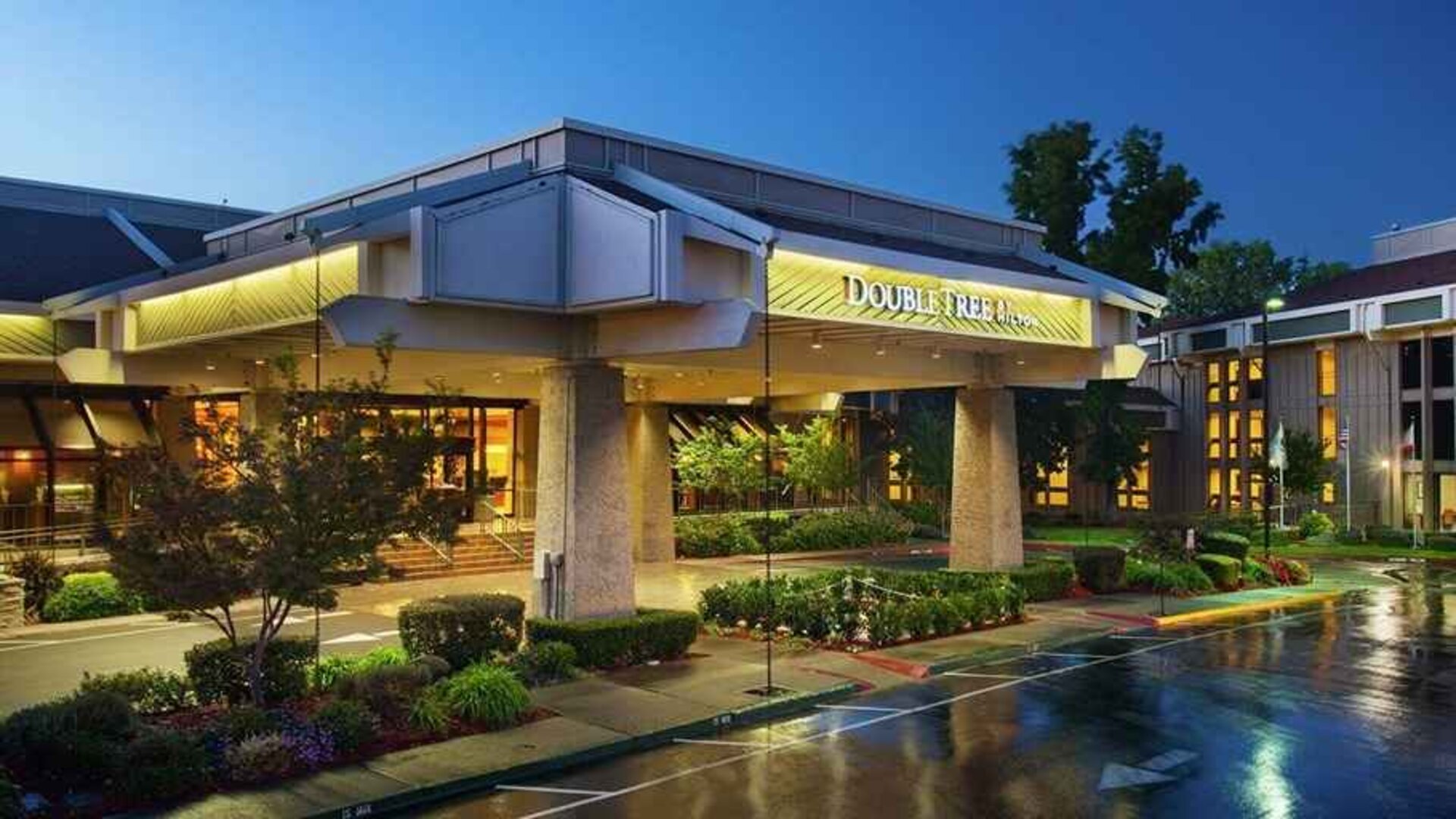 Beautiful luxury hotel at DoubleTree by Hilton Hotel Sacramento.
