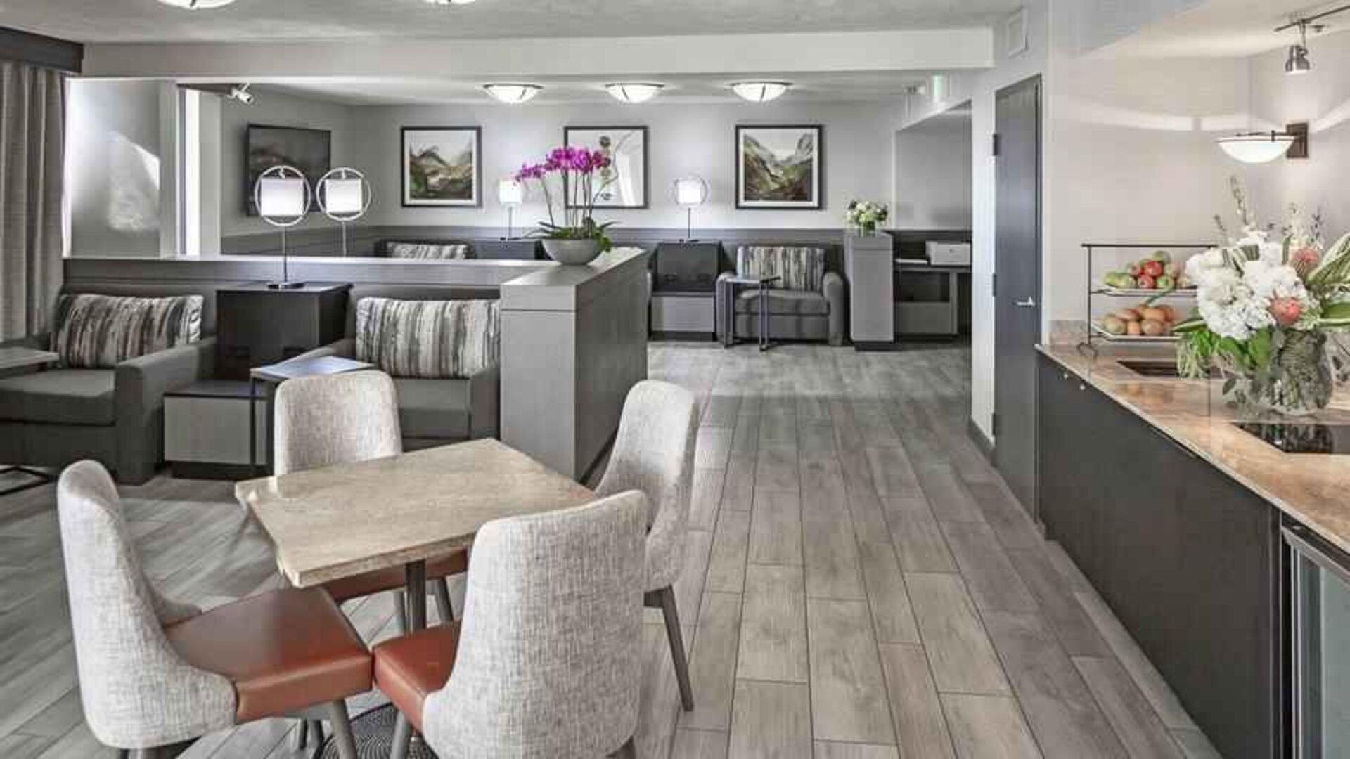 Executive lounge area perfect as workspace at the Hilton Sacramento-Arden West.