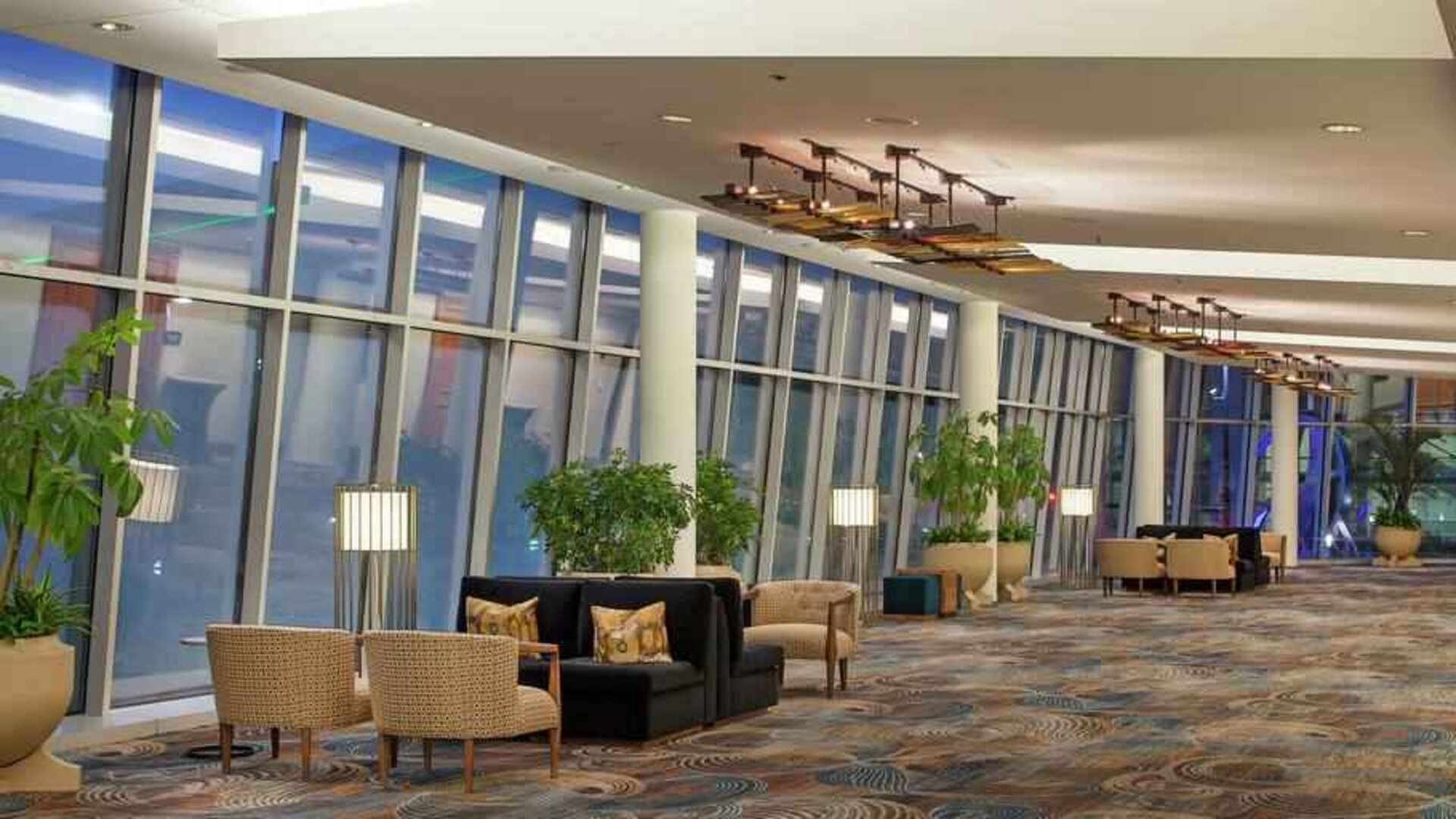 Elegant worskpace in a hotel lobby at the Hilton Omaha.