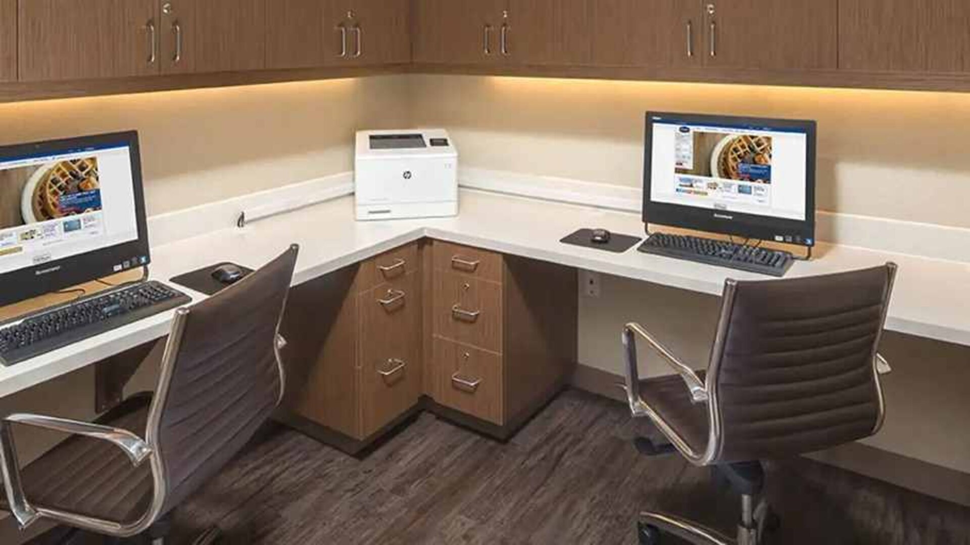 Dedicated business center with PC, internet, printer, and work desk at Hampton Inn & Suites Murrieta Temecula.