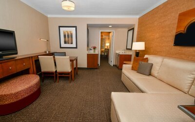 Embassy Suites by Hilton Austin Downtown South Congress