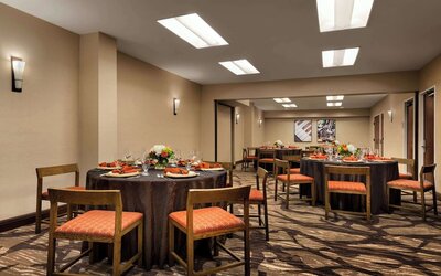 Embassy Suites by Hilton Austin Downtown South Congress