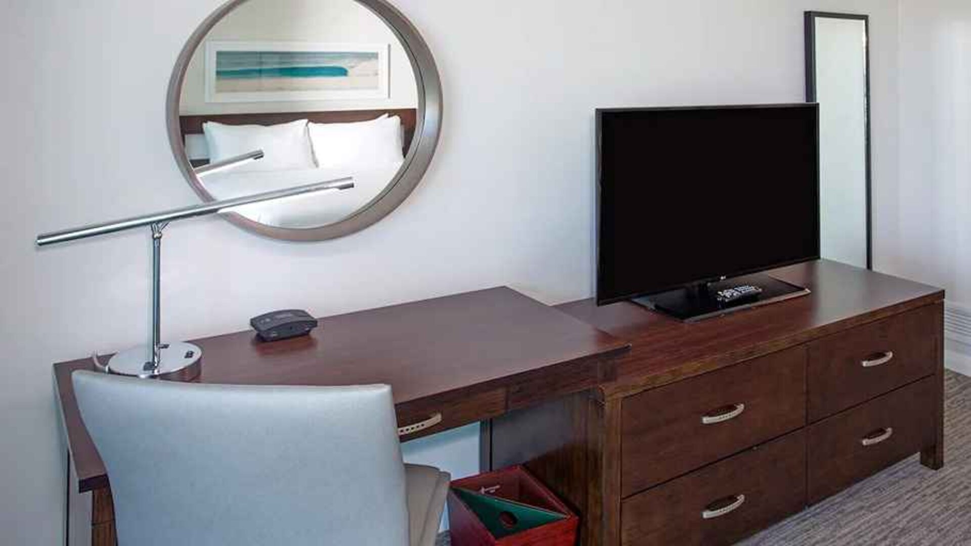 comfortable business desk for all digital nomad requirements at DoubleTree Resort by Hilton Hollywood Beach.